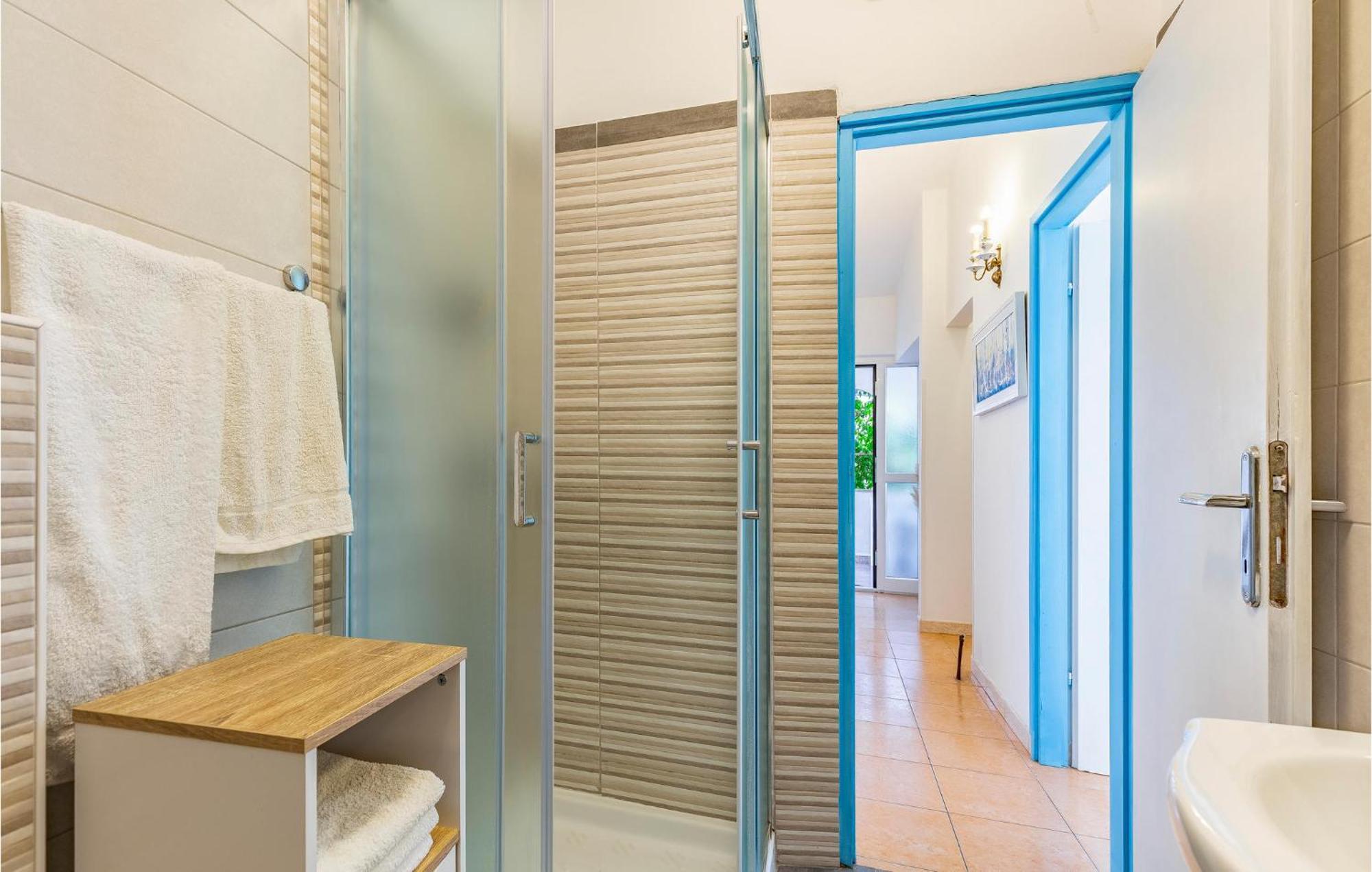 2 Bedroom Beautiful Apartment In Premantura Luaran gambar