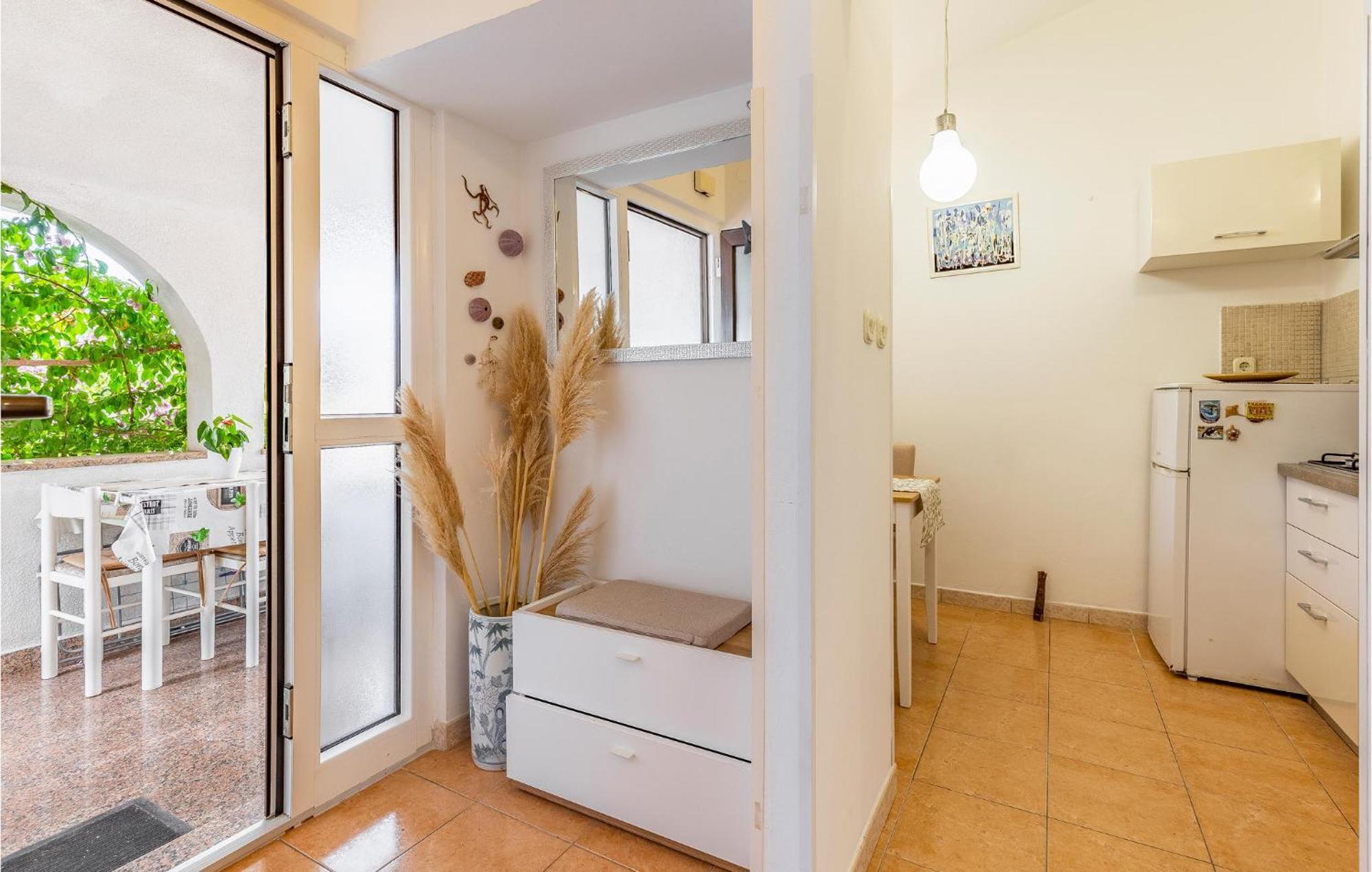 2 Bedroom Beautiful Apartment In Premantura Luaran gambar