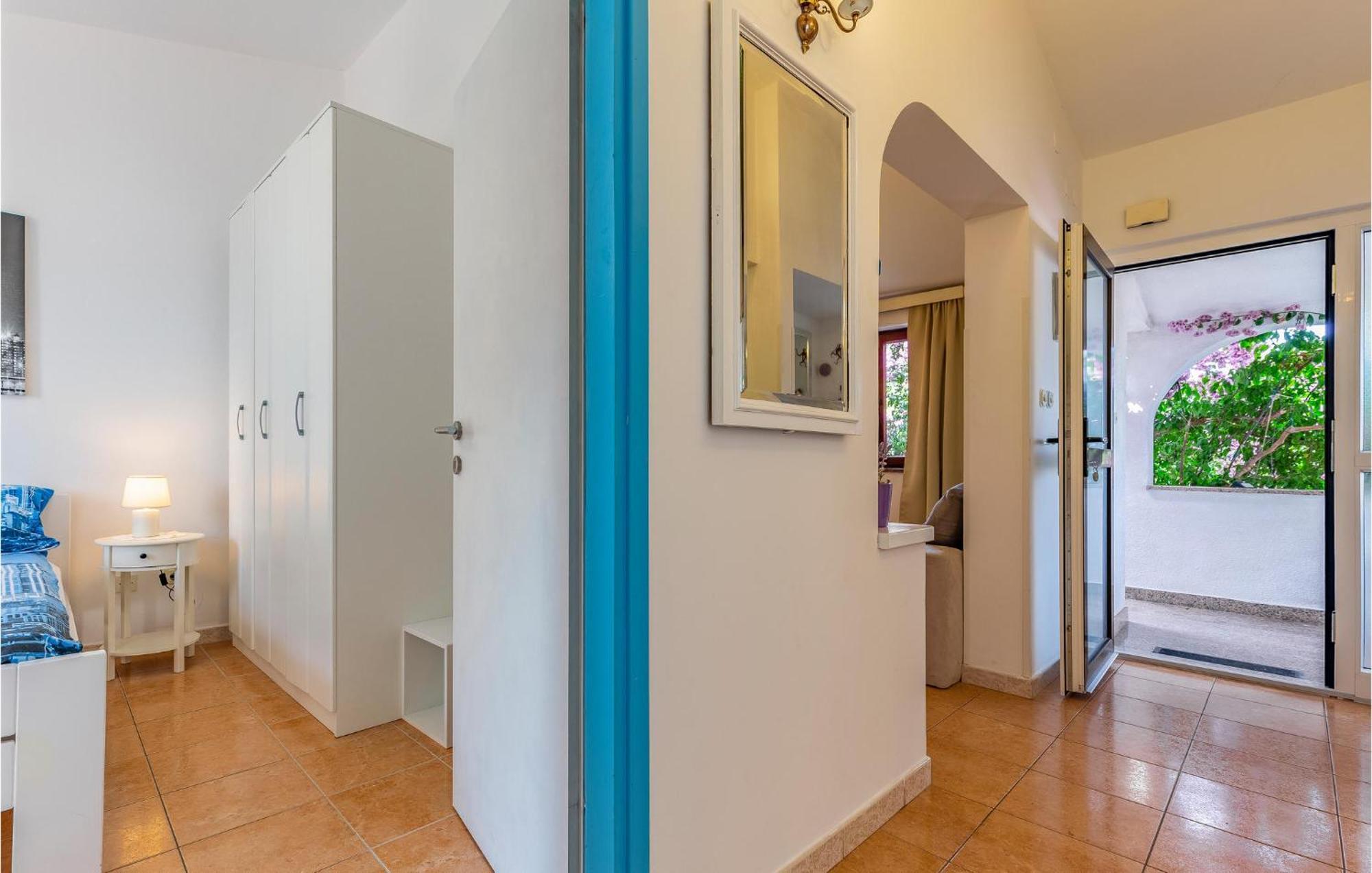 2 Bedroom Beautiful Apartment In Premantura Luaran gambar